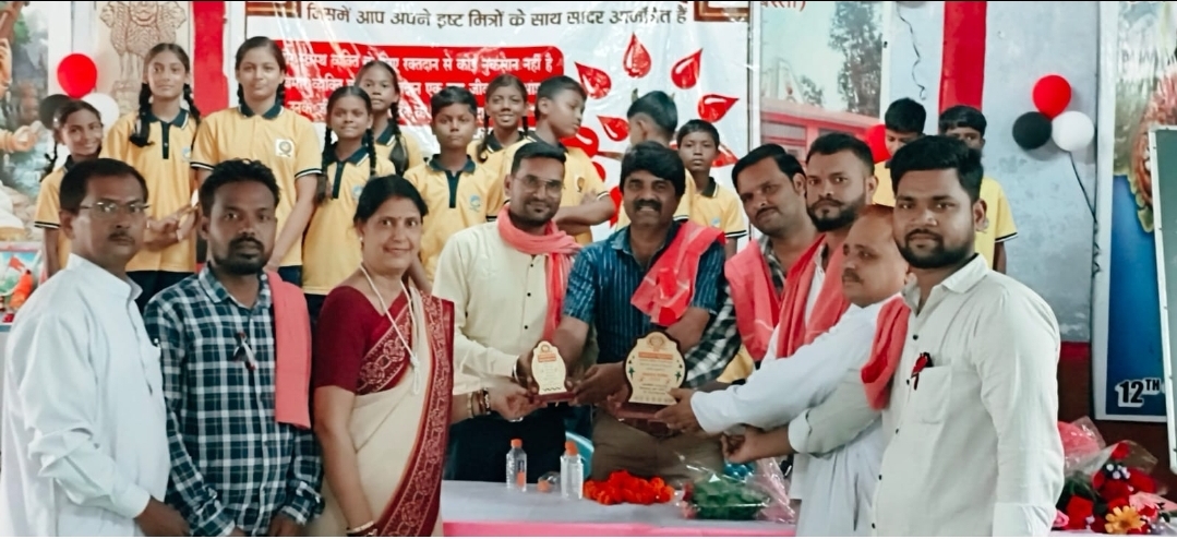 कुसमुंडा में सरस्वती शिशु मंदिर व क्रांति सेना ने आयोजित किया रक्तदान शिविर, लोगों ने बढ़-चढ़कर किया रक्तदान