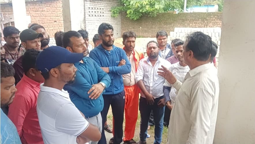 धर्म परिवर्तन व चंगाई सभा का आरोप, बजरंग दल और सर्व हिंदू संगठन के पहुंचने पर पास्टर फरार