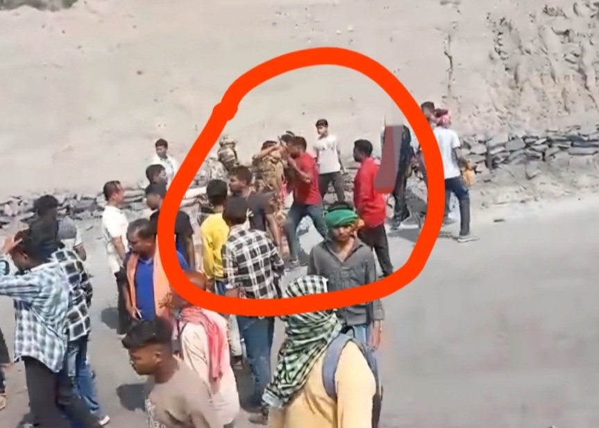 Korba News: गेवरा खदान में भू-विस्थापितों पर CISF का लाठीचार्ज, कई लोग घायल — रोजगार व मुआवजे की मांग पर बढ़ा विवाद