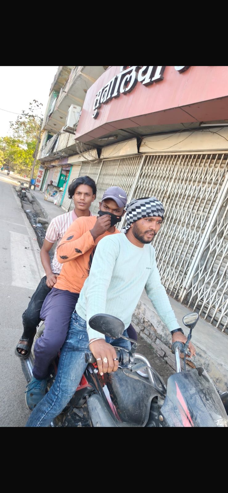 कोरबा में ट्रिपल राइडिंग पर पुलिस का शिकंजा, 96 दोपहिया वाहन चालान, ₹42 हजार का जुर्माना वसूला