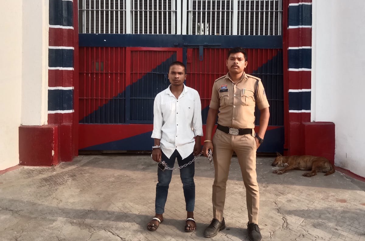 📰 कोरबा में चोरी का खुलासा: नाबालिग सहित 2 आरोपी गिरफ्तार, नगदी और सामान बरामद 📰 कोरबा में चोरी का खुलासा: नाबालिग सहित 2 आरोपी गिरफ्तार, नगदी और सामान बरामद