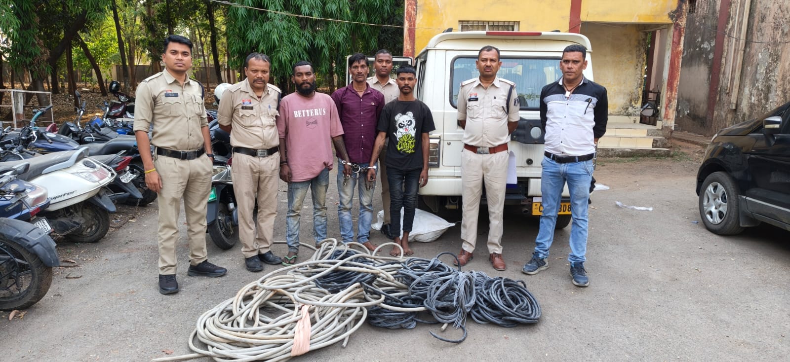 📰 कोरबा में पावर केबल चोरी का खुलासा: CSEB प्लांट से 300 मीटर कॉपर वायर पार, 3 आरोपी गिरफ्तार