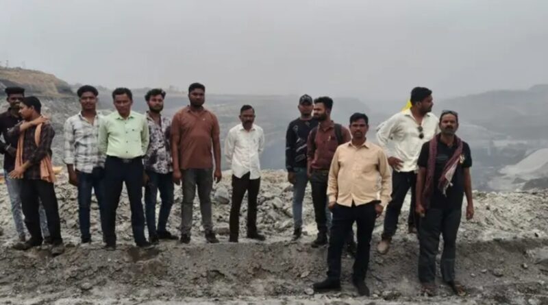 📰 गेवरा खदान में भूविस्थापितों का प्रदर्शन: जिला पंचायत सदस्य विनोद यादव ने रुकवाया PNC कंपनी का काम